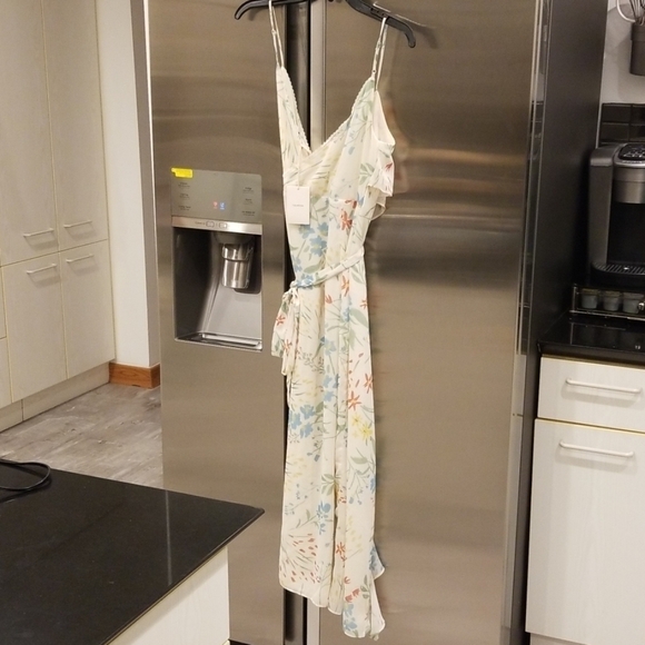 💕TULAROSA💕 Selena Floral Maxi Wrap Dress - Picture 7 of 8